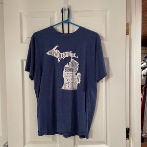 Women’s Large Founders Brewing Tshirt